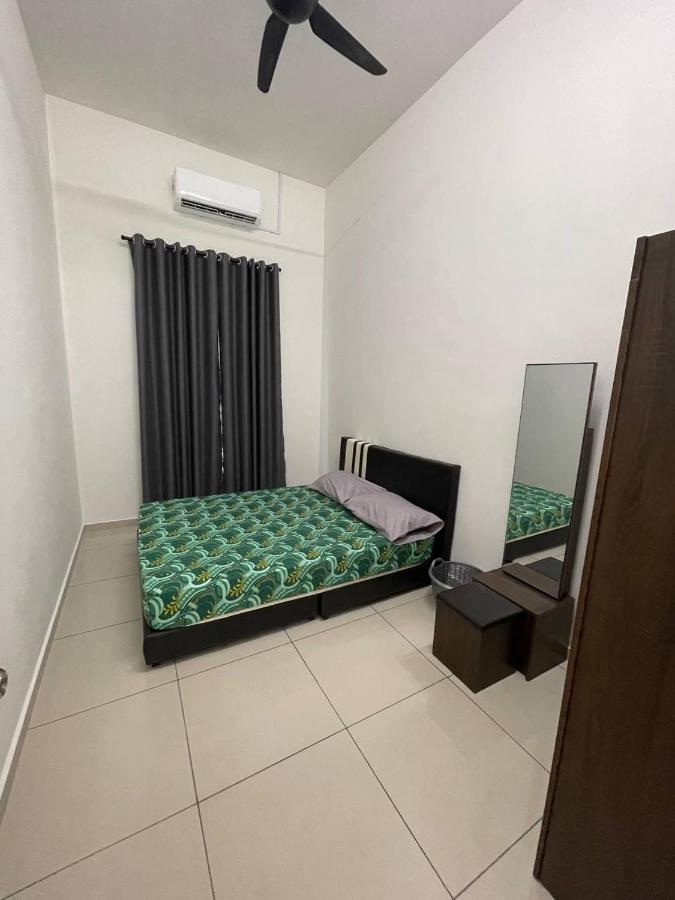 Bungalow Homestay Jasin Perdana Экстерьер фото