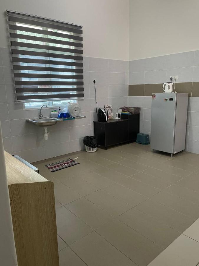 Bungalow Homestay Jasin Perdana Экстерьер фото