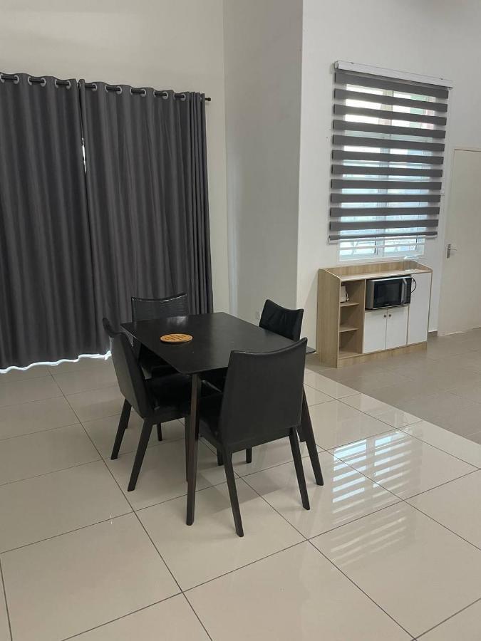 Bungalow Homestay Jasin Perdana Экстерьер фото